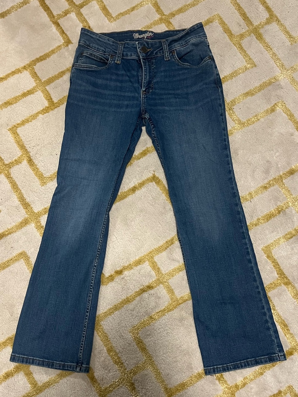 Wrangler Womenโs Dark Blue Straight Leg Jeans